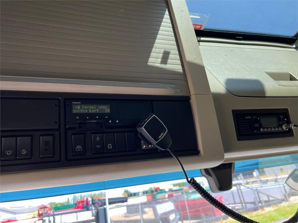 Hook lift truck Volvo FM430: picture 18 Hook lift truck Volvo FM430: picture 18