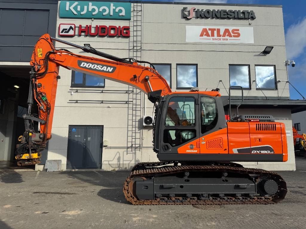 Doosan DX180LC-5 PYÖRITTÄJÄLLÄ - Crawler excavator: picture 1 Doosan DX180LC-5 PYÖRITTÄJÄLLÄ - Crawler excavator: picture 1