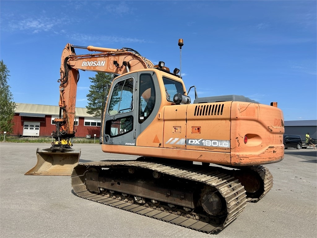 Doosan MYYTY! SOLD! DX180LC PYÖRITTÄJÄLLÄ - Crawler excavator: picture 3 Doosan MYYTY! SOLD! DX180LC PYÖRITTÄJÄLLÄ - Crawler excavator: picture 3