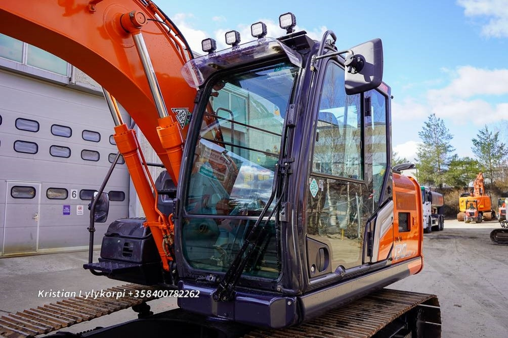 Crawler excavator Hitachi ZX130LCN-7 VÄHÄN AJETTU: picture 11