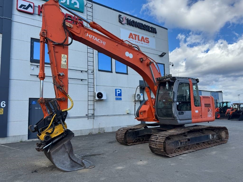 Hitachi ZX225USR PYÖRITTÄJÄLLÄ  - Crawler excavator: picture 2 Hitachi ZX225USR PYÖRITTÄJÄLLÄ  - Crawler excavator: picture 2