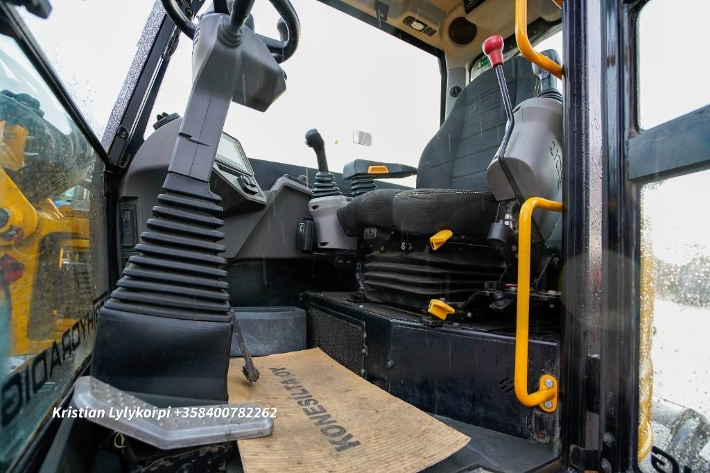 Wheel excavator JCB 110W Hydradig PYÖRITTÄJÄLLÄ: picture 16