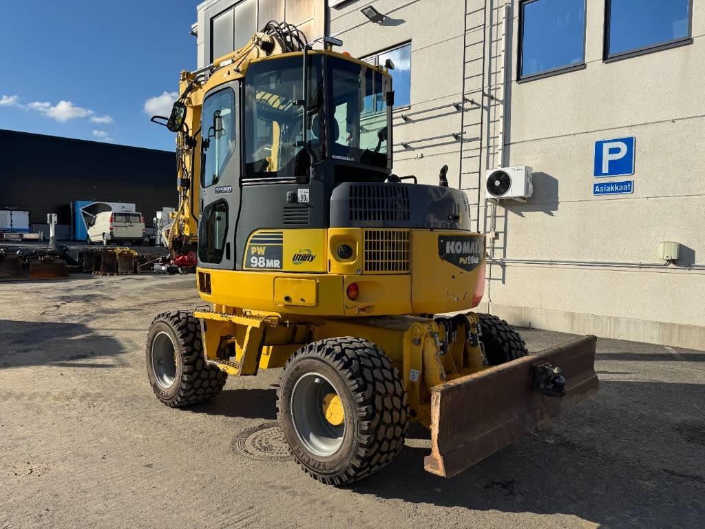 Komatsu PW 98 MR-6 - Wheel excavator: picture 3 Komatsu PW 98 MR-6 - Wheel excavator: picture 3