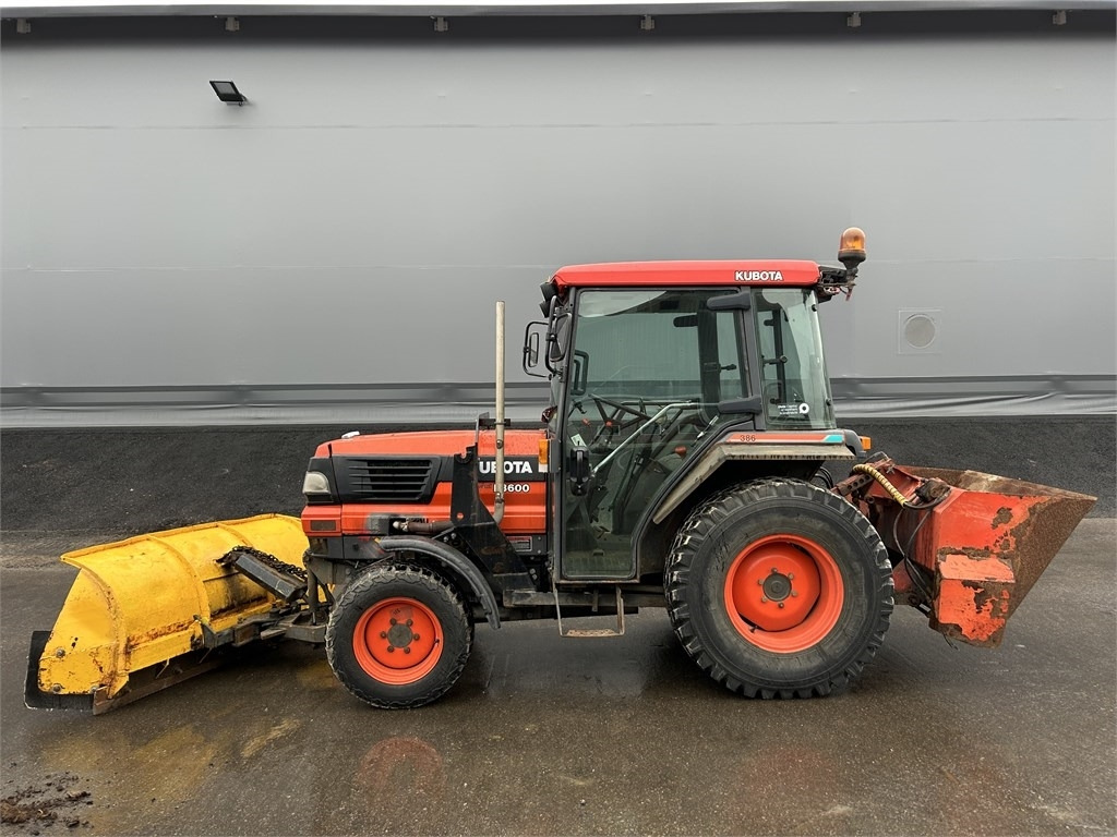 Kubota L 3600 AURA JA HIEKOTIN - Municipal tractor: picture 1 Kubota L 3600 AURA JA HIEKOTIN - Municipal tractor: picture 1