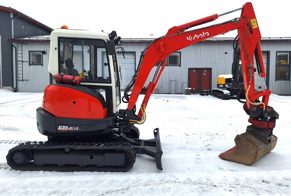 Kubota U35-3a-2 PYÖRITTÄJÄLLÄ - Mini excavator: picture 5 Kubota U35-3a-2 PYÖRITTÄJÄLLÄ - Mini excavator: picture 5