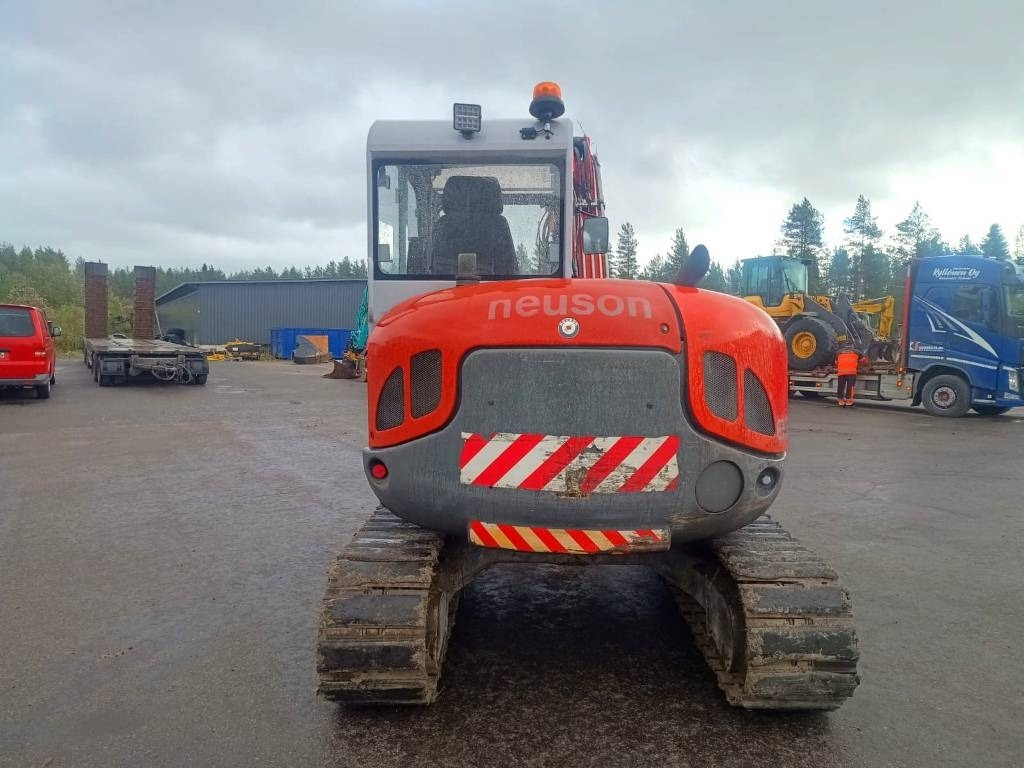 Neuson MYYTY! SOLD! 8003RD PYÖRITTÄJÄ, 3-KAUHAA  - Mini excavator: picture 2 Neuson MYYTY! SOLD! 8003RD PYÖRITTÄJÄ, 3-KAUHAA  - Mini excavator: picture 2