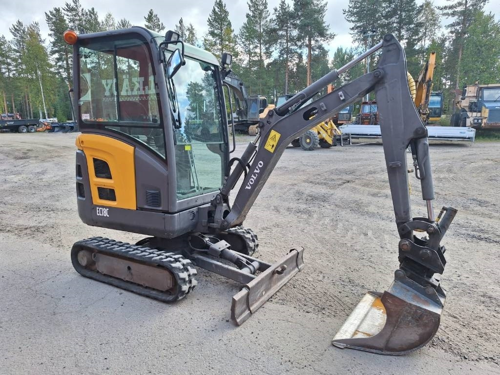 Volvo EC18C KALLISTAJALLA *EI ALVIA* - Mini excavator: picture 5 Volvo EC18C KALLISTAJALLA *EI ALVIA* - Mini excavator: picture 5