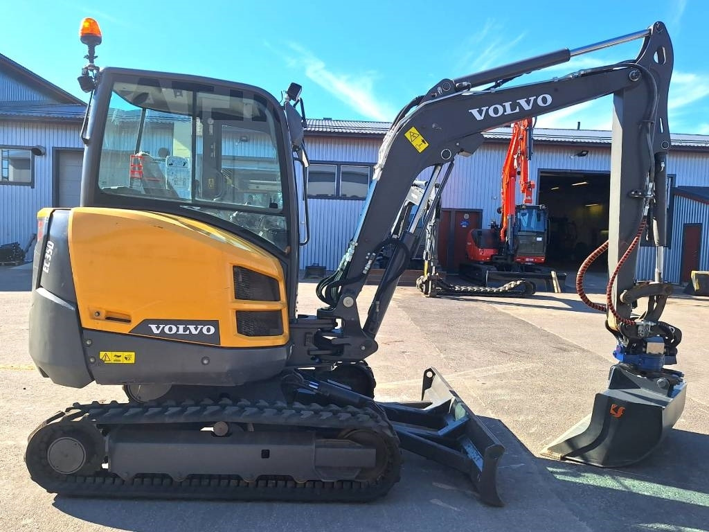 Volvo EC35D PYÖRITTÄJÄLLÄ - Mini excavator: picture 5 Volvo EC35D PYÖRITTÄJÄLLÄ - Mini excavator: picture 5