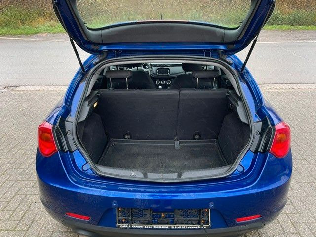 Alfa Romeo Giulietta Basis. Klima. Navi. Tempomat. - Station wagon: picture 5 Alfa Romeo Giulietta Basis. Klima. Navi. Tempomat. - Station wagon: picture 5