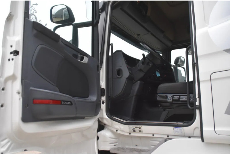 Scania R450 HL 4x2MNB - CROWN EDITION - ADR FL - SCR ONLY - RETARDER - FULL AIR - PTO - NAVI - 2 BEDS - XENON - - Tractor unit: picture 4 Scania R450 HL 4x2MNB - CROWN EDITION - ADR FL - SCR ONLY - RETARDER - FULL AIR - PTO - NAVI - 2 BEDS - XENON - - Tractor unit: picture 4