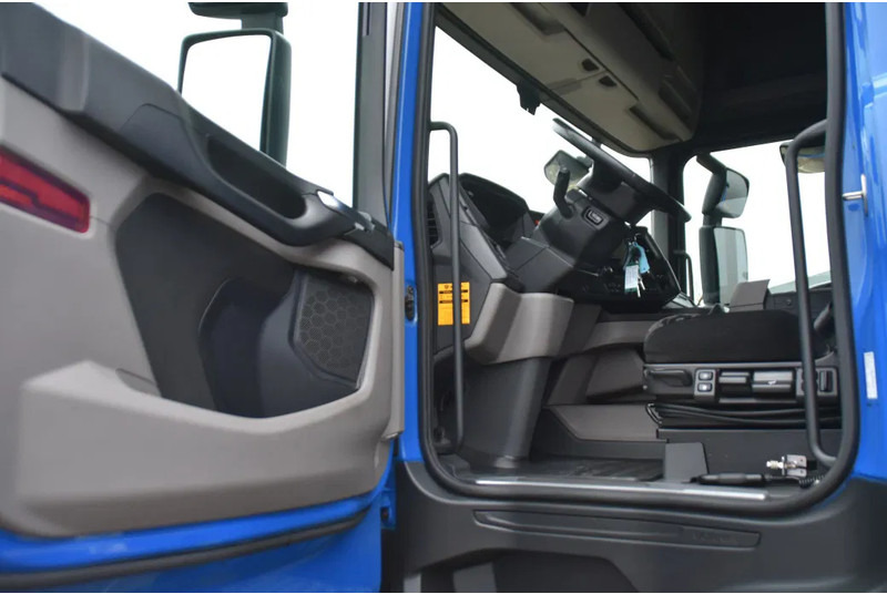 Scania R460 NGS 4x2 - SUPER - RETARDER - 325 TKM - PARK. AIRCO - ACC - NAVI - 2 x FUEL TANKS - TOP CONDITION - - Tractor unit: picture 4 Scania R460 NGS 4x2 - SUPER - RETARDER - 325 TKM - PARK. AIRCO - ACC - NAVI - 2 x FUEL TANKS - TOP CONDITION - - Tractor unit: picture 4