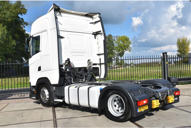 Scania S410 NGS 4x2EB MEGA 95 cm or 103 cm driving height - RETARDER - 796 TKM - FULL AIR - PARK. AIRCO - LEATHER SEATS - 2 x FUEL TANK - Tractor unit: picture 3 Scania S410 NGS 4x2EB MEGA 95 cm or 103 cm driving height - RETARDER - 796 TKM - FULL AIR - PARK. AIRCO - LEATHER SEATS - 2 x FUEL TANK - Tractor unit: picture 3
