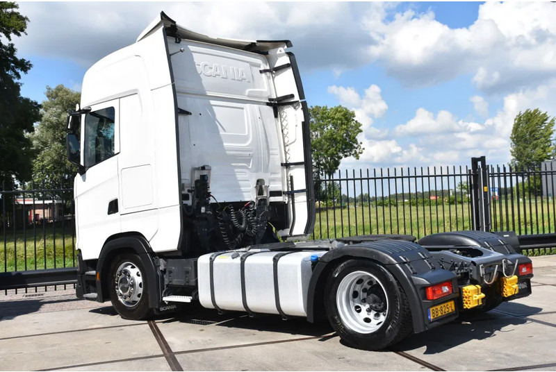 Scania S410 NGS 4x2EB MEGA 98 cm or 104 cm driving height - RETARDER - 649 TKM - FULL AIR - PARK. AIRCO - LEATHER SEATS - 2 x FUEL TANK - Tractor unit: picture 3 Scania S410 NGS 4x2EB MEGA 98 cm or 104 cm driving height - RETARDER - 649 TKM - FULL AIR - PARK. AIRCO - LEATHER SEATS - 2 x FUEL TANK - Tractor unit: picture 3