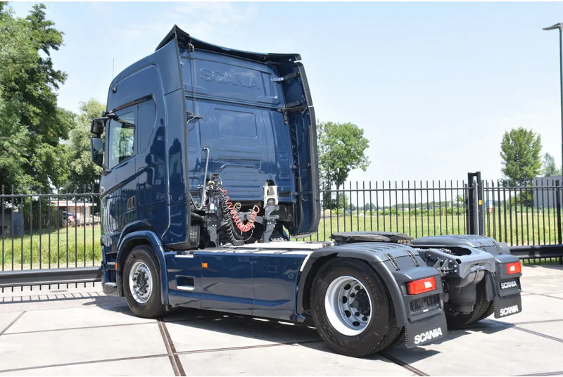 Scania S450 NGS 4x2NB - FULL AIR - 727 TKM - RETARDER - PARK. AIRCO - 2 x FUEL TANKS - TOP CONDITION - - Tractor unit: picture 3 Scania S450 NGS 4x2NB - FULL AIR - 727 TKM - RETARDER - PARK. AIRCO - 2 x FUEL TANKS - TOP CONDITION - - Tractor unit: picture 3