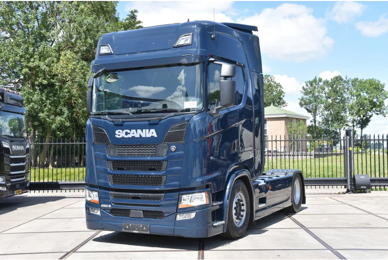 Scania S450 NGS 4x2NB - FULL AIR - 847 TKM - RETARDER - PARK. AIRCO - 2 x FUEL TANKS - TOP CONDITION - - Tractor unit: picture 2 Scania S450 NGS 4x2NB - FULL AIR - 847 TKM - RETARDER - PARK. AIRCO - 2 x FUEL TANKS - TOP CONDITION - - Tractor unit: picture 2