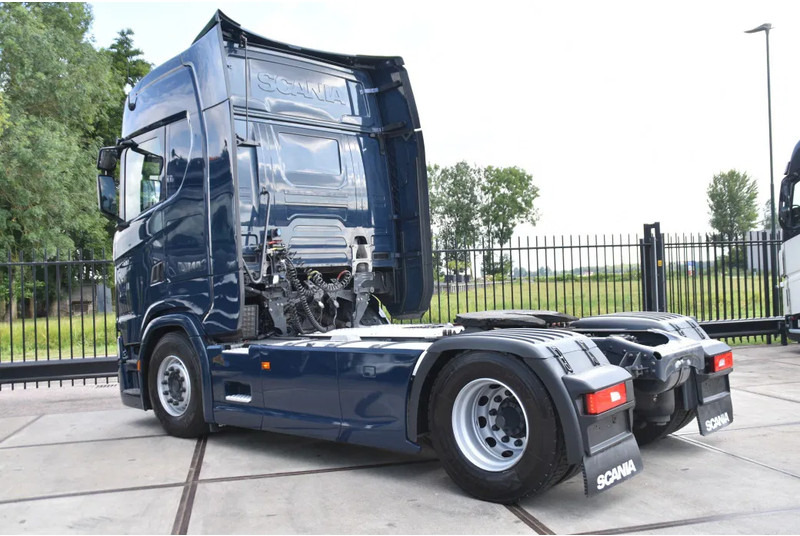Scania S450 NGS 4x2NB - FULL AIR - RETARDER - ACC - PARK. AIRCO - 2 x FUEL TANKS - TOP CONDITION - - Tractor unit: picture 3 Scania S450 NGS 4x2NB - FULL AIR - RETARDER - ACC - PARK. AIRCO - 2 x FUEL TANKS - TOP CONDITION - - Tractor unit: picture 3