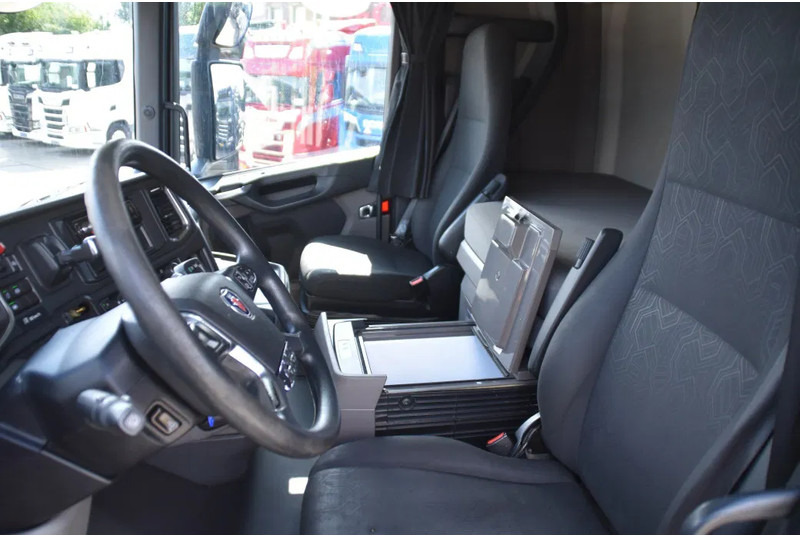 Scania S450 NGS 4x2NB - FULL AIR - RETARDER - ACC - PARK. AIRCO - 2 x FUEL TANKS - TOP CONDITION - - Tractor unit: picture 5 Scania S450 NGS 4x2NB - FULL AIR - RETARDER - ACC - PARK. AIRCO - 2 x FUEL TANKS - TOP CONDITION - - Tractor unit: picture 5