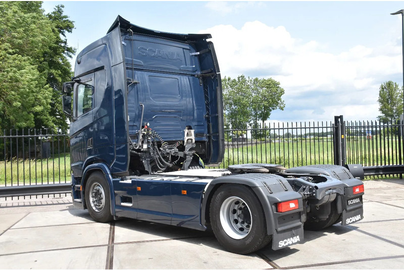 Scania S450 NGS 4x2NB - RETARDER - 746 TKM - FULL AIR - AIRCO - 2 x FUEL TANKS - TOP CONDITION - - Tractor unit: picture 3 Scania S450 NGS 4x2NB - RETARDER - 746 TKM - FULL AIR - AIRCO - 2 x FUEL TANKS - TOP CONDITION - - Tractor unit: picture 3