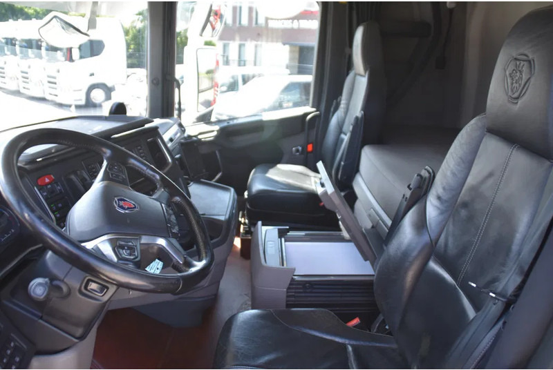 Scania S500 NGS 6x2/4NB - RETARDER - FULL AIR - PARK. AIRCO - LEATHER SEATS - SLIDING FIFTH WHEEL - EXCELLENT CONDITION - - Tractor unit: picture 5 Scania S500 NGS 6x2/4NB - RETARDER - FULL AIR - PARK. AIRCO - LEATHER SEATS - SLIDING FIFTH WHEEL - EXCELLENT CONDITION - - Tractor unit: picture 5