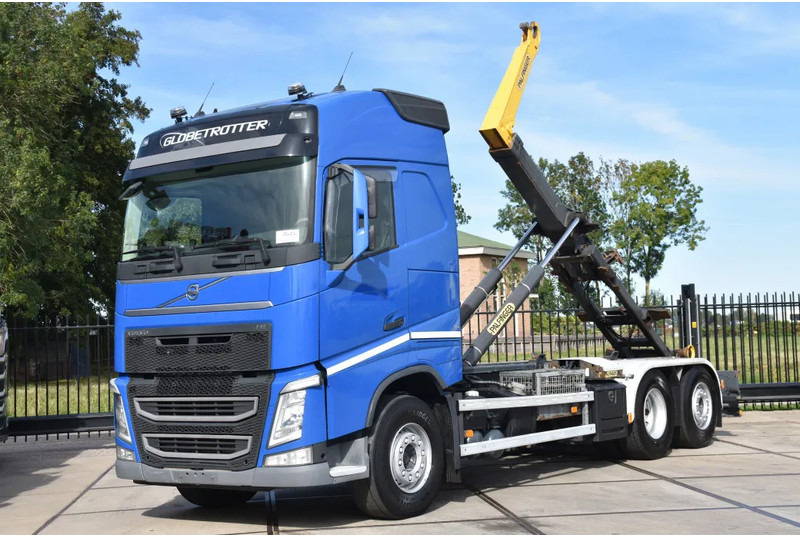 Volvo FH 460 6x2*4 - PALFINGER HOOKLIFT - 841 TKM - PARK. AIRCO - WHEELBASE: 480 CM - PTO - TOP CONDITION - - Hook lift truck: picture 1 Volvo FH 460 6x2*4 - PALFINGER HOOKLIFT - 841 TKM - PARK. AIRCO - WHEELBASE: 480 CM - PTO - TOP CONDITION - - Hook lift truck: picture 1