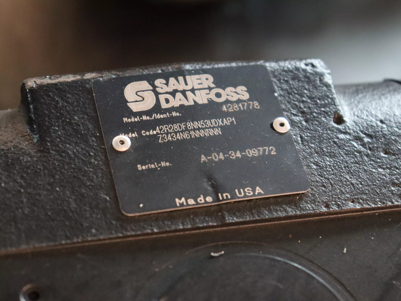 DANFOSS / SAUER 42R28DF8NN53UDXAP1Z3434N61NNNNN - Hydraulic pump for Construction machinery: picture 4 DANFOSS / SAUER 42R28DF8NN53UDXAP1Z3434N61NNNNN - Hydraulic pump for Construction machinery: picture 4