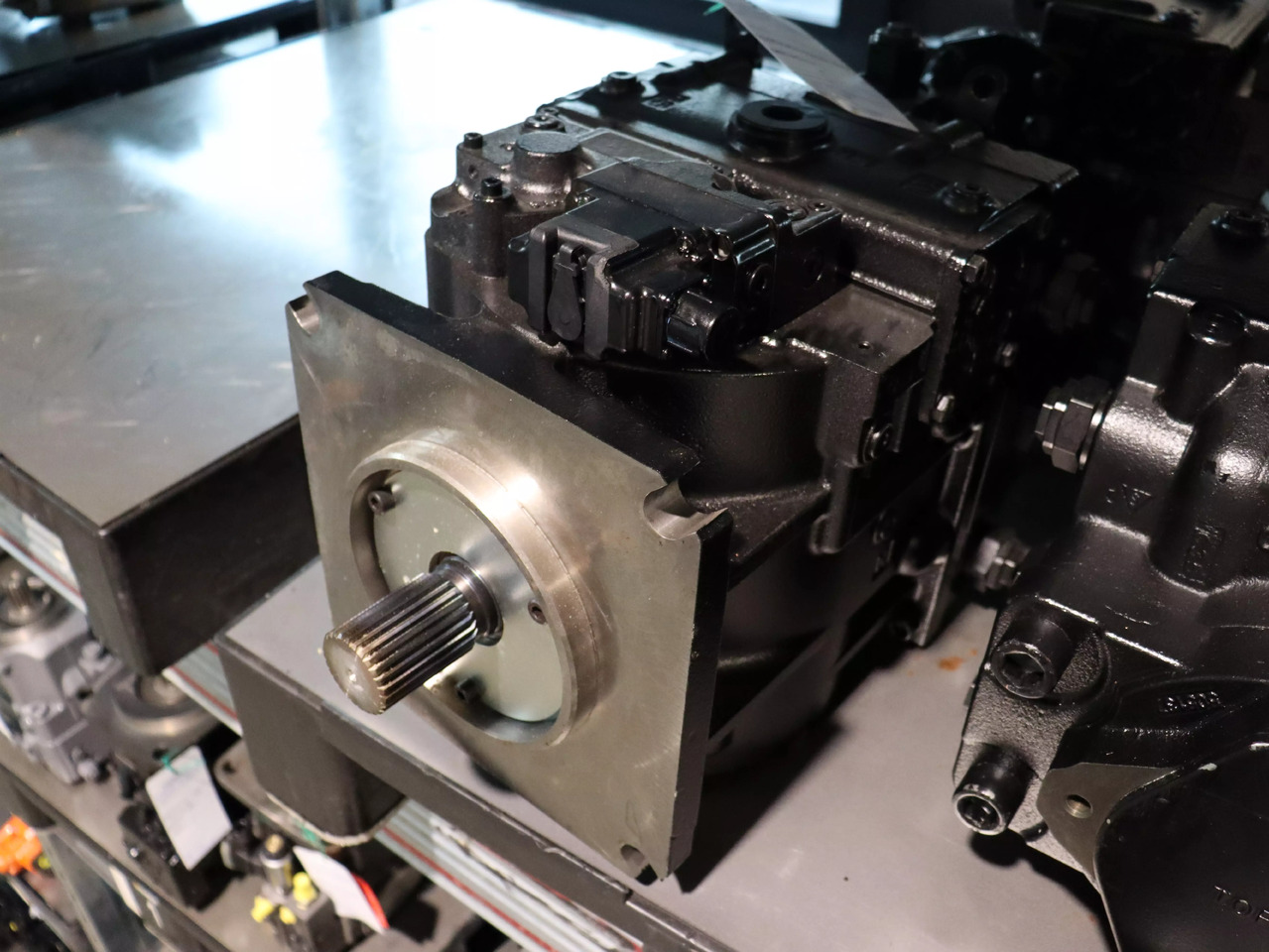 DANFOSS / SAUER 90L250 KA5BC80 S3C8 K03 NNN 424224 - Hydraulic pump for Construction machinery: picture 1 DANFOSS / SAUER 90L250 KA5BC80 S3C8 K03 NNN 424224 - Hydraulic pump for Construction machinery: picture 1