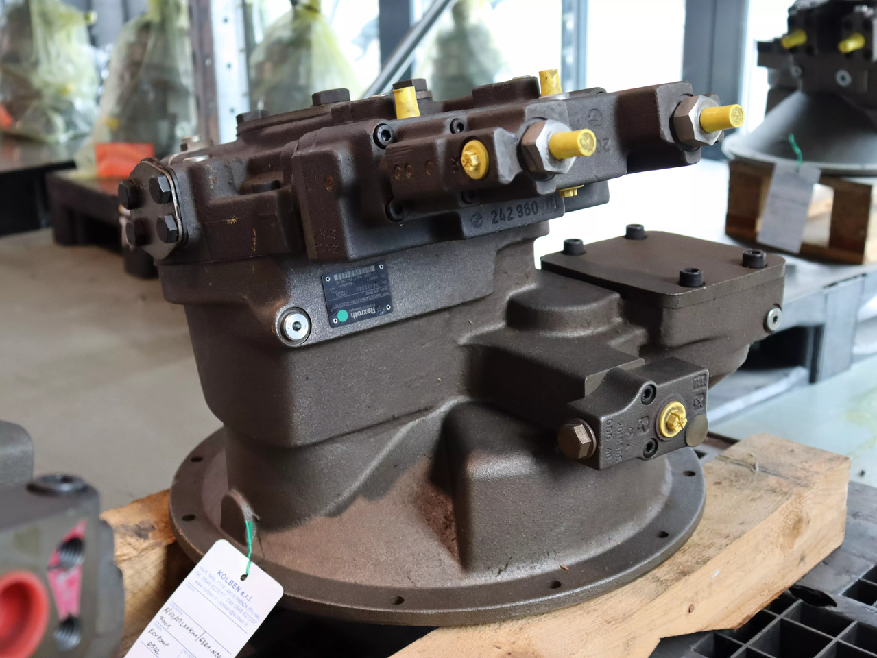 REXROTH A8VO107LA1KH1/63R1-NZG05F001 - Hydraulic pump for Material handling equipment: picture 3 REXROTH A8VO107LA1KH1/63R1-NZG05F001 - Hydraulic pump for Material handling equipment: picture 3