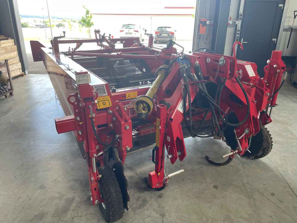Grimme WV 165 - Grape harvesting machine: picture 1 Grimme WV 165 - Grape harvesting machine: picture 1