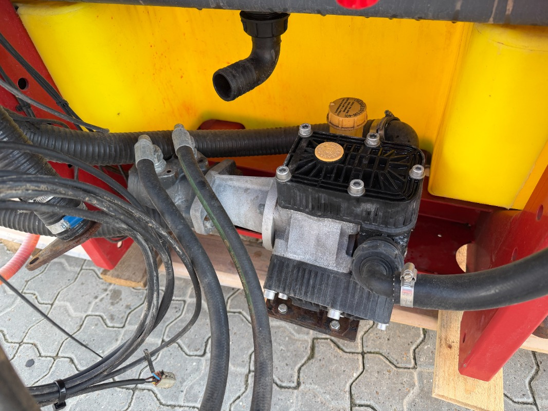 Tecnocar Tecnospra 1500 Fronttank - Harvester: picture 4 Tecnocar Tecnospra 1500 Fronttank - Harvester: picture 4