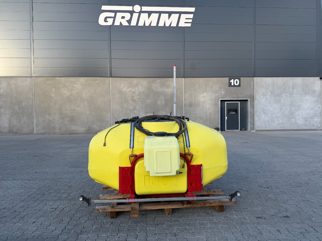 Tecnocar Tecnospra 1500 Fronttank - Harvester: picture 1 Tecnocar Tecnospra 1500 Fronttank - Harvester: picture 1