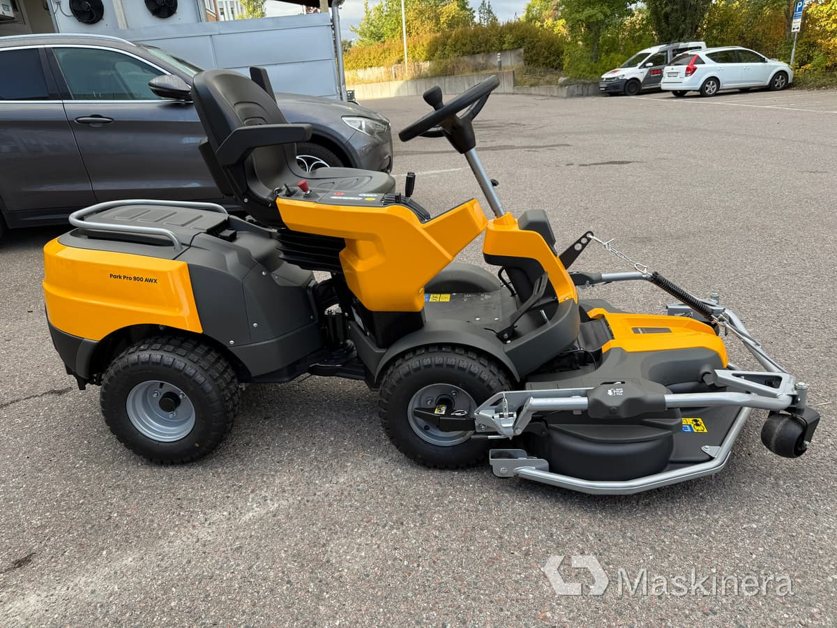 Åkgräsklippare Stiga Park Pro 900 AWX ink Klippaggregat & Snöslunga - Garden mower: picture 4 Åkgräsklippare Stiga Park Pro 900 AWX ink Klippaggregat & Snöslunga - Garden mower: picture 4