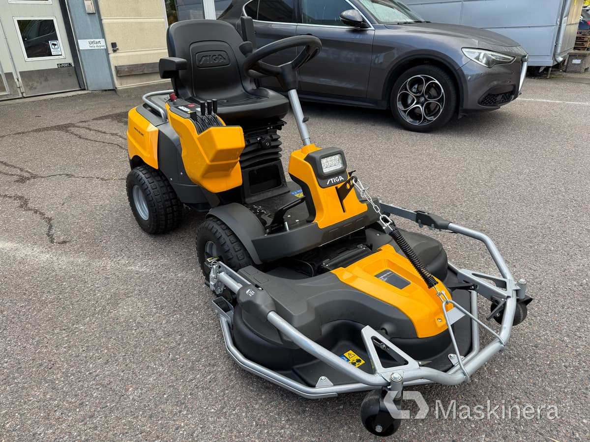 Åkgräsklippare Stiga Park Pro 900 AWX ink Klippaggregat & Snöslunga - Garden mower: picture 3 Åkgräsklippare Stiga Park Pro 900 AWX ink Klippaggregat & Snöslunga - Garden mower: picture 3