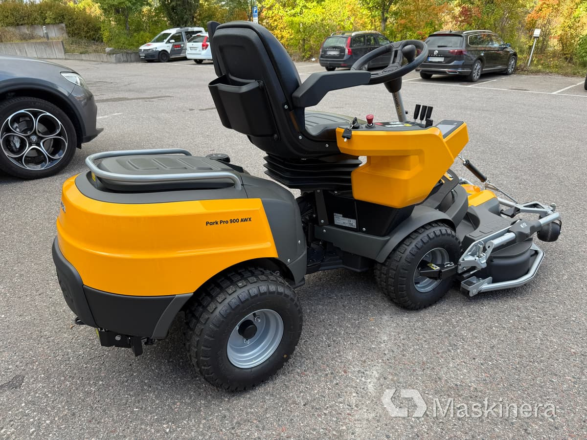 Åkgräsklippare Stiga Park Pro 900 AWX ink Klippaggregat & Snöslunga - Garden mower: picture 5 Åkgräsklippare Stiga Park Pro 900 AWX ink Klippaggregat & Snöslunga - Garden mower: picture 5