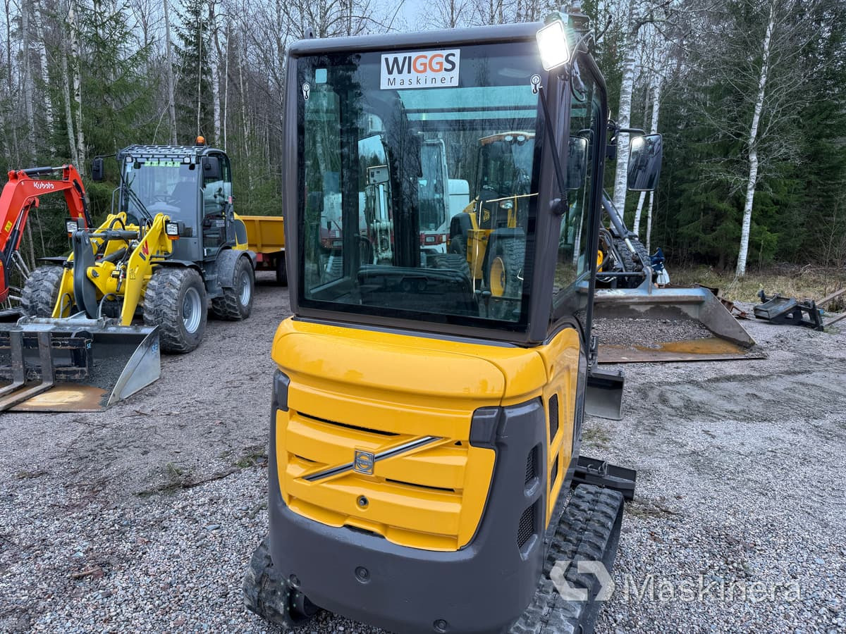 Crawler excavator Grävmaskin Volvo EC18C med redskap: picture 29