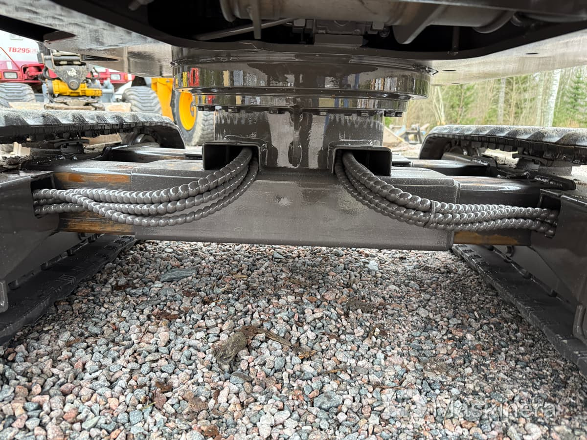 Crawler excavator Grävmaskin Volvo EC18C med redskap: picture 19