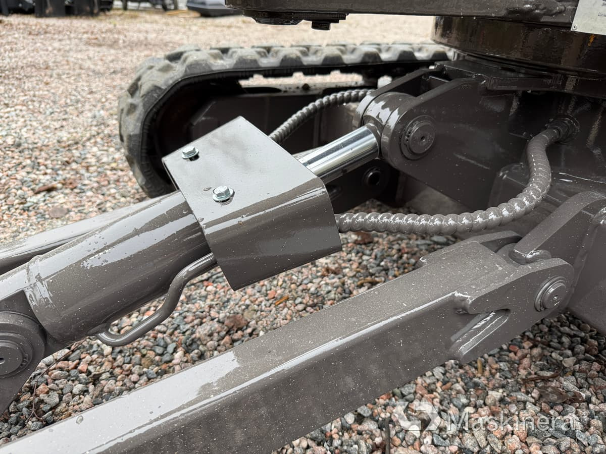 Crawler excavator Grävmaskin Volvo EC18C med redskap: picture 14