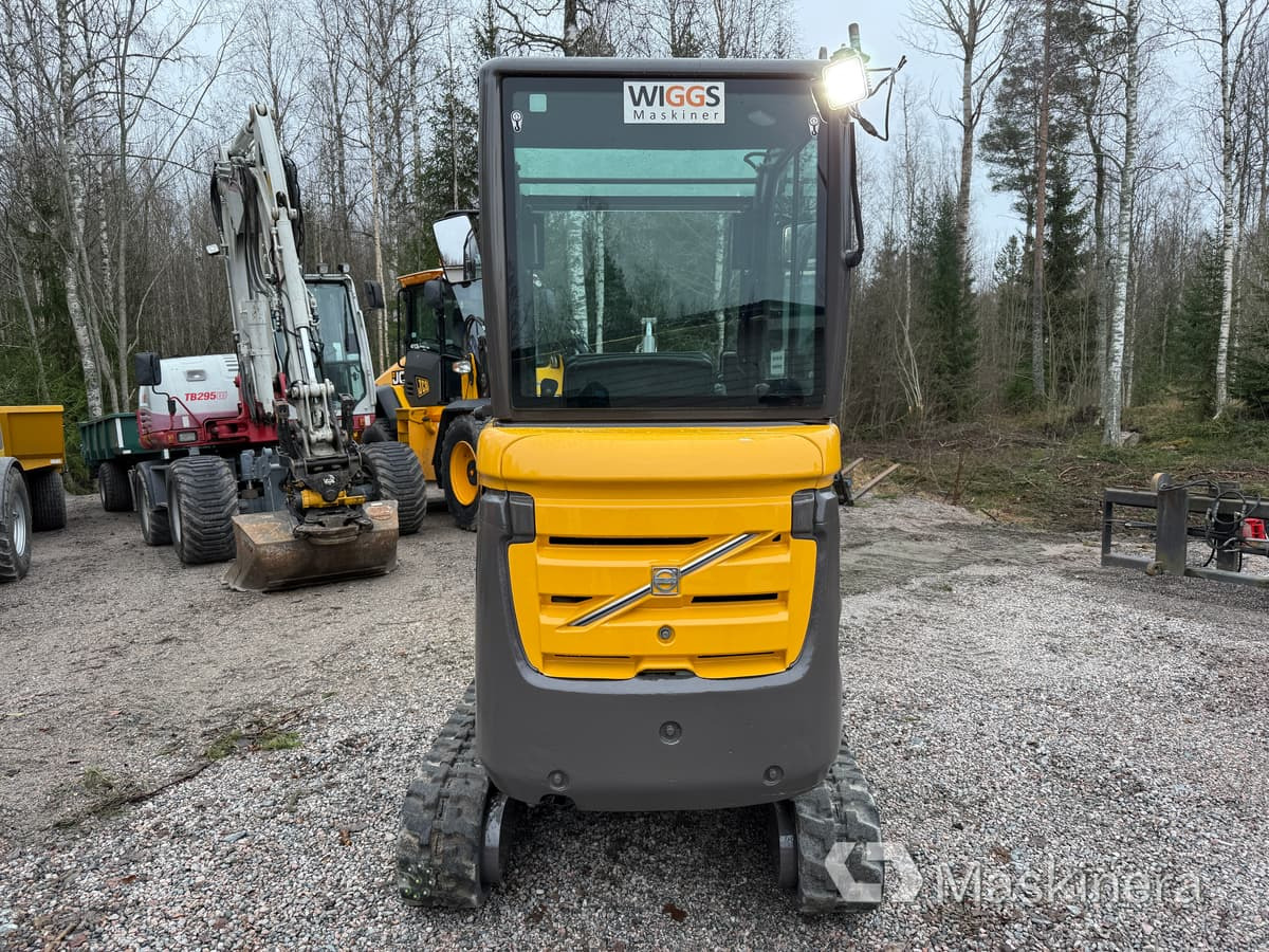 Crawler excavator Grävmaskin Volvo EC18C med redskap: picture 6