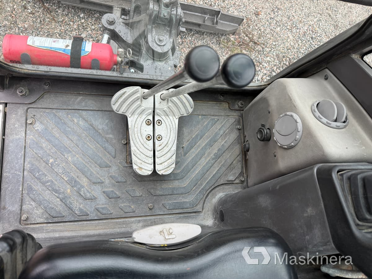 Crawler excavator Grävmaskin Volvo EC18C med redskap: picture 50