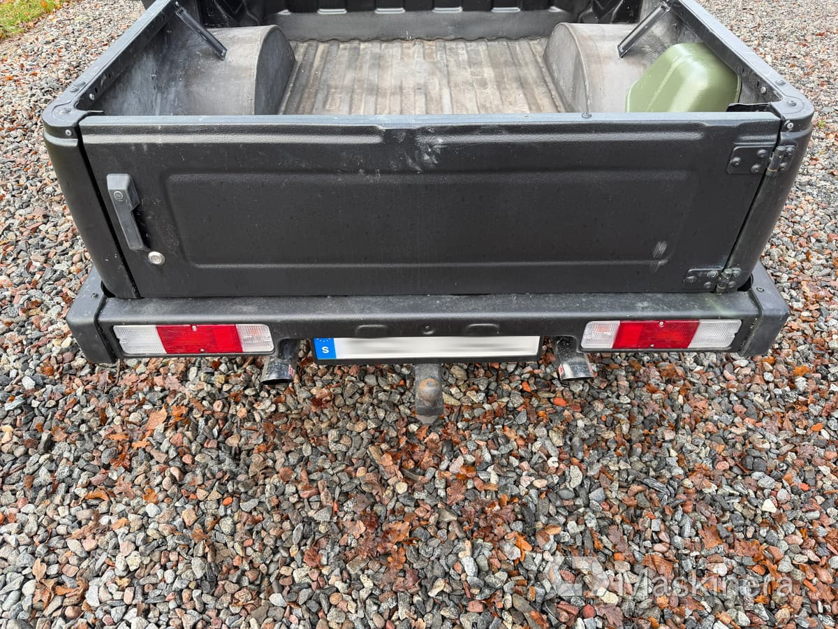 Small van Pickup Suzuki Samurai 1.9TD 4WD: picture 10 Small van Pickup Suzuki Samurai 1.9TD 4WD: picture 10