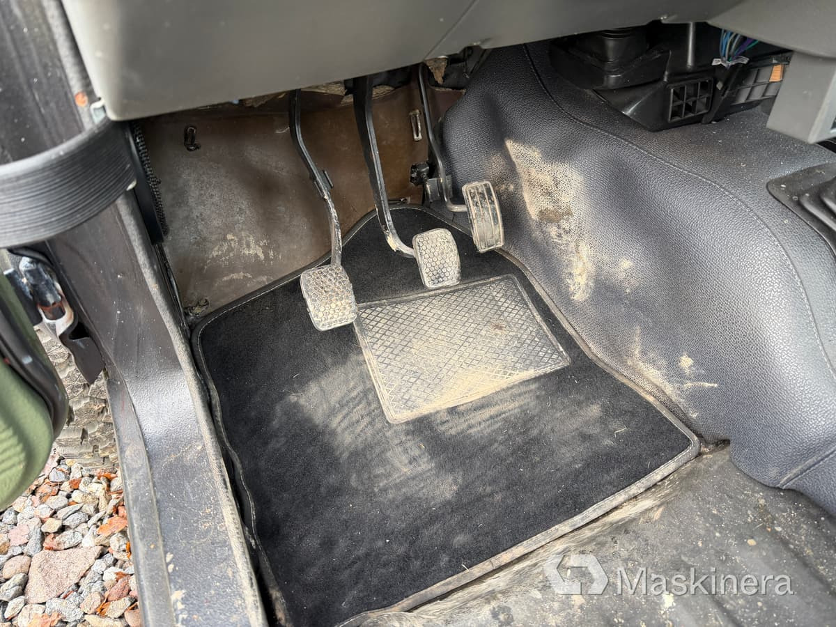 Small van Pickup Suzuki Samurai 1.9TD 4WD: picture 25 Small van Pickup Suzuki Samurai 1.9TD 4WD: picture 25