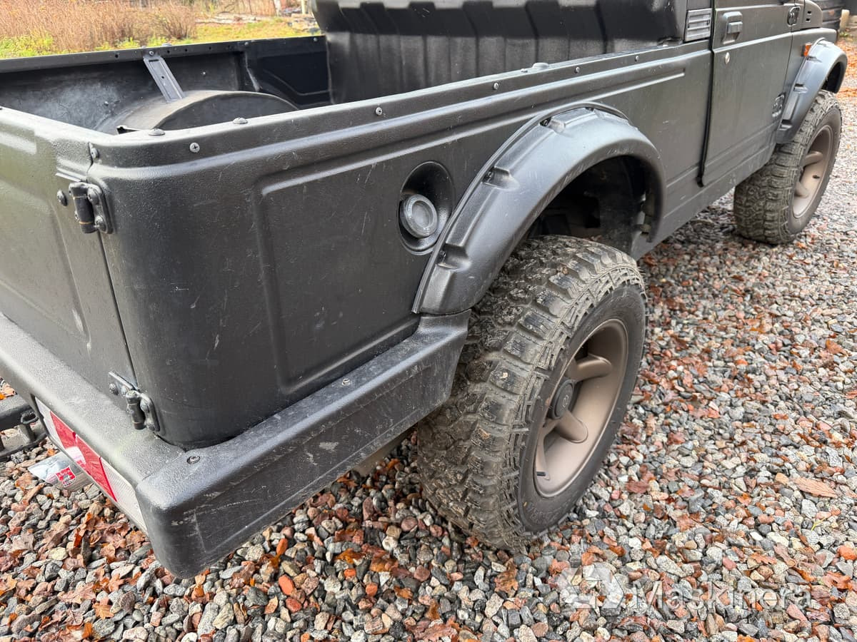 Small van Pickup Suzuki Samurai 1.9TD 4WD: picture 12 Small van Pickup Suzuki Samurai 1.9TD 4WD: picture 12