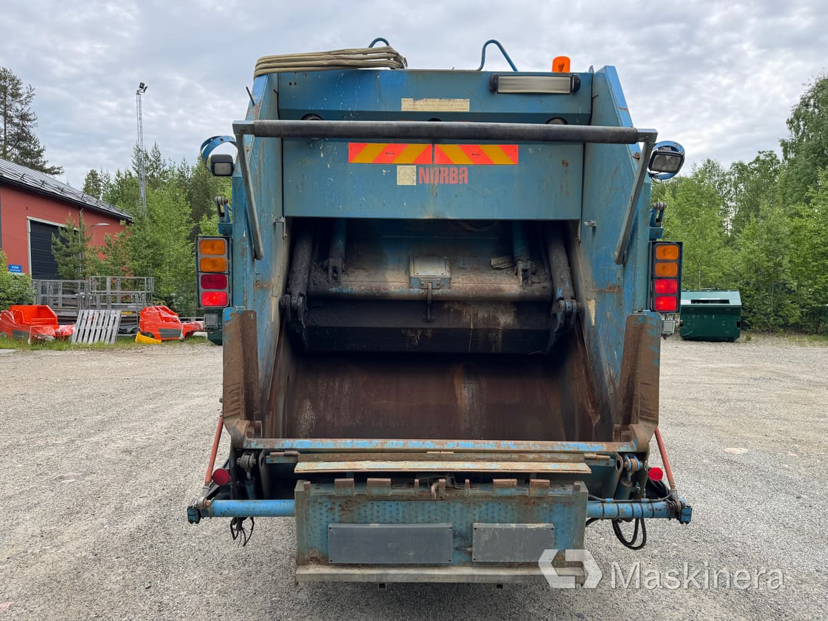 Scania P94DB 4X2 NA 230 Sopbil Scania P94DB 4X2 Baklastare - Garbage truck: picture 4 Scania P94DB 4X2 NA 230 Sopbil Scania P94DB 4X2 Baklastare - Garbage truck: picture 4