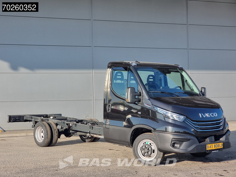 Iveco Daily 35C21 Automaat 410wb Dubbellucht 2025model Chassis Cabine ACC Fahrgestell Airco - Commercial vehicle: picture 3 Iveco Daily 35C21 Automaat 410wb Dubbellucht 2025model Chassis Cabine ACC Fahrgestell Airco - Commercial vehicle: picture 3