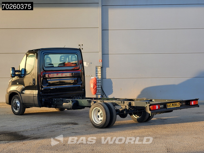 Iveco Daily 35C21 Automaat 410wb Dubbellucht 2025model Chassis Cabine ACC Fahrgestell Airco - Commercial vehicle: picture 2 Iveco Daily 35C21 Automaat 410wb Dubbellucht 2025model Chassis Cabine ACC Fahrgestell Airco - Commercial vehicle: picture 2