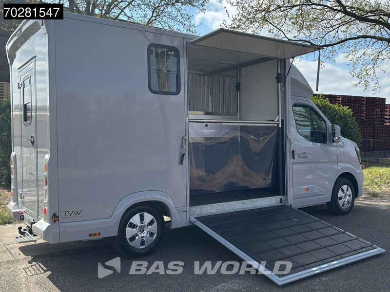 Renault Master 2025 model Paardenwagen Hengstenuitvoering / Horsetruck / Veewagen Airco Cruise control - Commercial vehicle: picture 2 Renault Master 2025 model Paardenwagen Hengstenuitvoering / Horsetruck / Veewagen Airco Cruise control - Commercial vehicle: picture 2