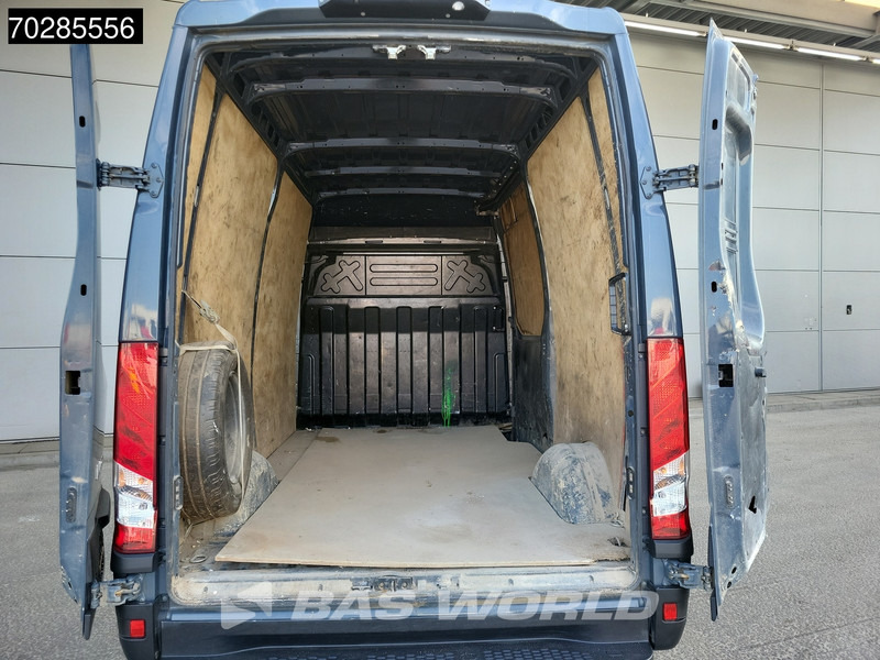 Iveco Daily 35S18 3.0L Automaat L2H2 3,5t Trekhaak LED Navi Airco Cruise Camera Euro6 L2 11m3 Airco Trekhaak Cruise control - Panel van: picture 3 Iveco Daily 35S18 3.0L Automaat L2H2 3,5t Trekhaak LED Navi Airco Cruise Camera Euro6 L2 11m3 Airco Trekhaak Cruise control - Panel van: picture 3