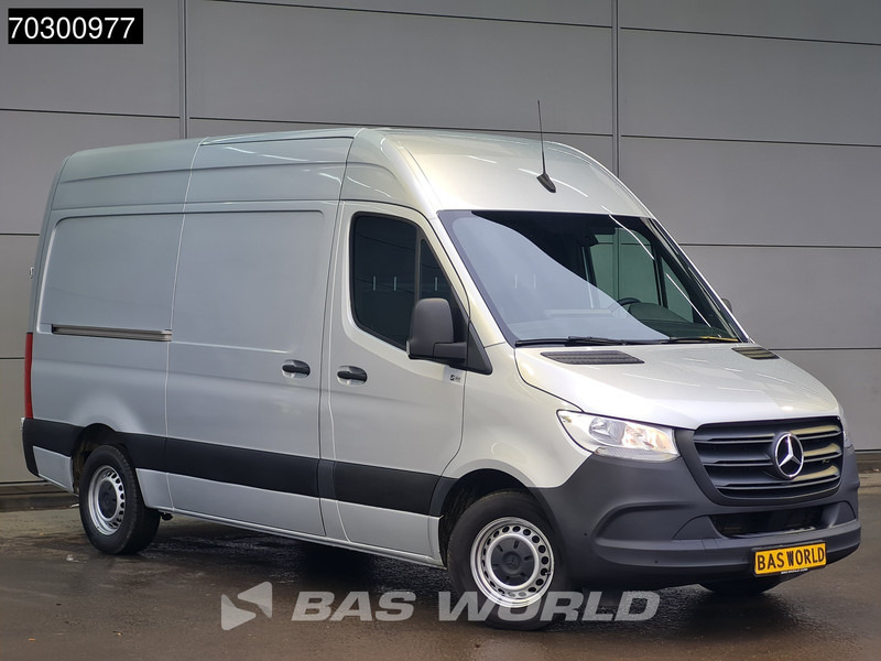 Mercedes-Benz Sprinter 315 CDI Automaat L2H2 150PK Airco Camera Parkeersensoren MBUX CarPlay Euro6 L2 Airco - Small van: picture 3 Mercedes-Benz Sprinter 315 CDI Automaat L2H2 150PK Airco Camera Parkeersensoren MBUX CarPlay Euro6 L2 Airco - Small van: picture 3