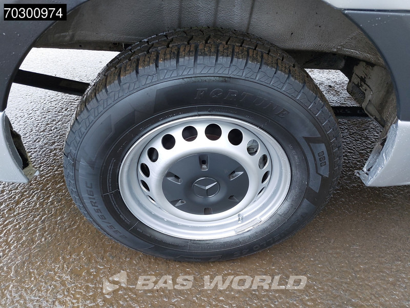 Small van Mercedes-Benz Sprinter 315 CDI Automaat L2H2 150PK Airco Camera Parkeersensoren MBUX CarPlay Euro6 L2 Airco: picture 20