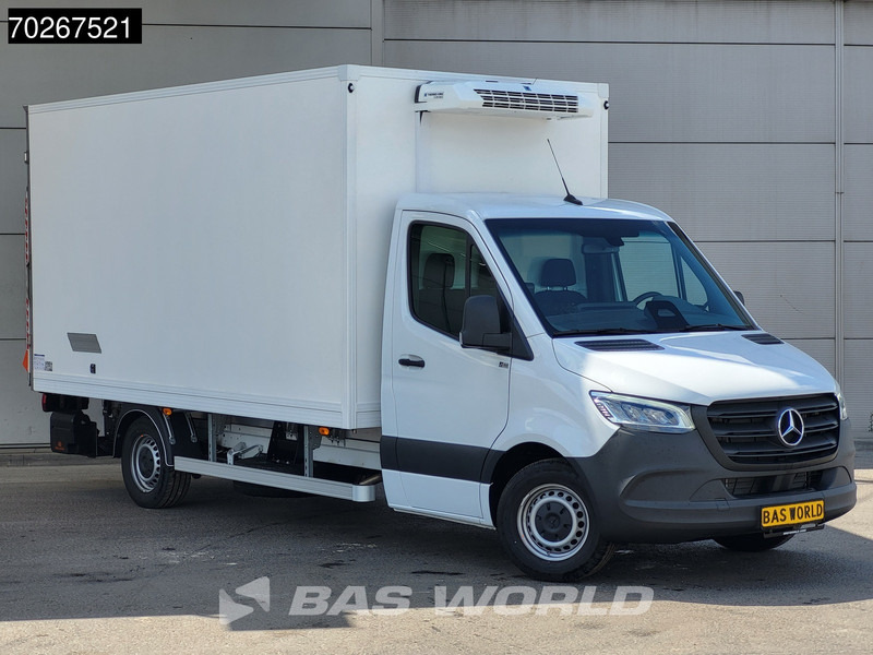 Mercedes-Benz Sprinter 317 CDI Koelwagen Vriezer Laadklep Thermo King V-200 MAX 230V Stekker LED Airco 10inch MBUX CarPlay Euro6 Koel Koeler Kühl Kühle - Refrigerated van: picture 5 Mercedes-Benz Sprinter 317 CDI Koelwagen Vriezer Laadklep Thermo King V-200 MAX 230V Stekker LED Airco 10inch MBUX CarPlay Euro6 Koel Koeler Kühl Kühle - Refrigerated van: picture 5