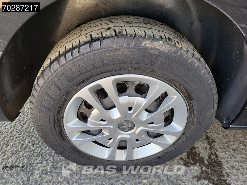 Small van Peugeot Expert 120pk L3H1 Trekhaak Airco Cruise Imperiaal Parkeersensoren Euro6 L3 6m3 Airco Trekhaak Cruise control: picture 11